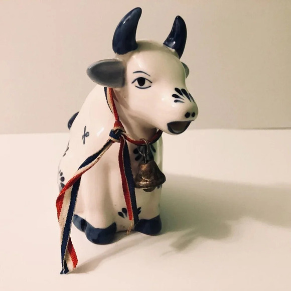 Vintage Delft Ceramic Cow Creamer Figurine 6 Inch Long Blue Hand Painted Holland - Picture 1 of 12